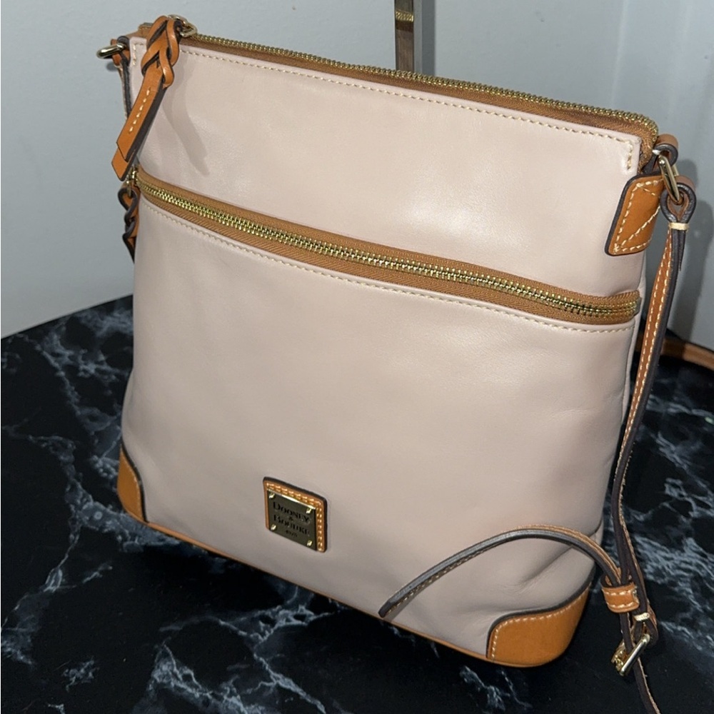 Dooney & Bourke Handbag Wexford Smooth Leather Crossbody Bag AUTHENTIC - Picture 4 of 11